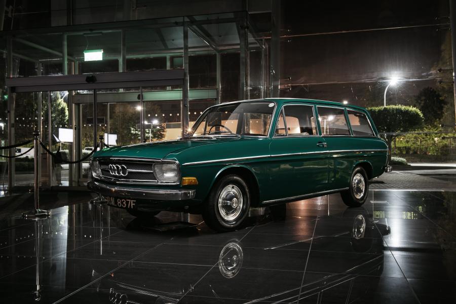  Audi 80 Variant (F103) 1966 года  (UK) (фото 13 из 15)